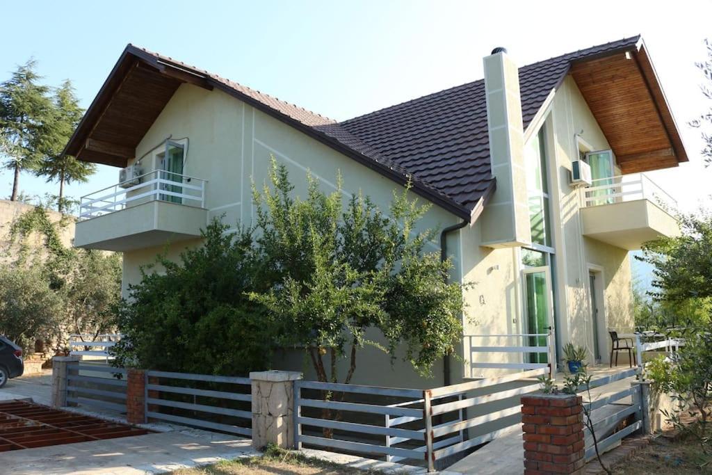 Private Hillside Villa Near Teg Full Privacy 地拉那 外观 照片